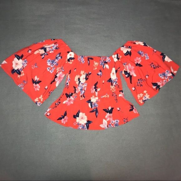 Cupcakes and Cashmere Red Off Shoulder Top Small S - Picture 2 of 8